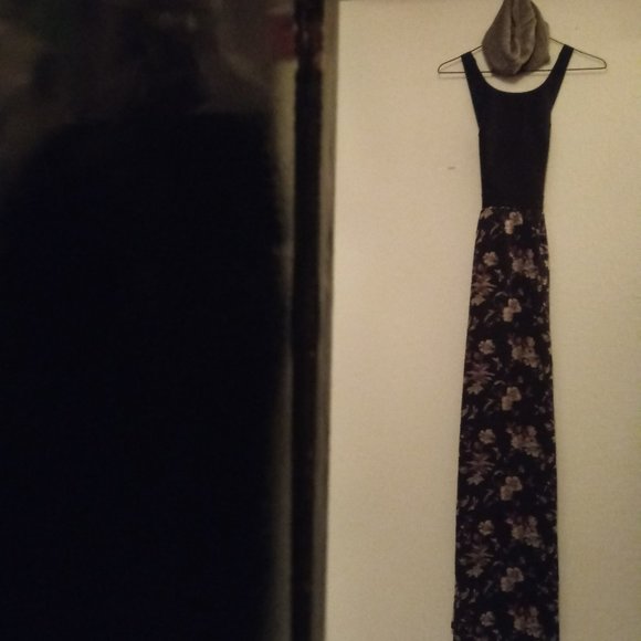 Vs Strappy Dress - Picture 11 of 14
